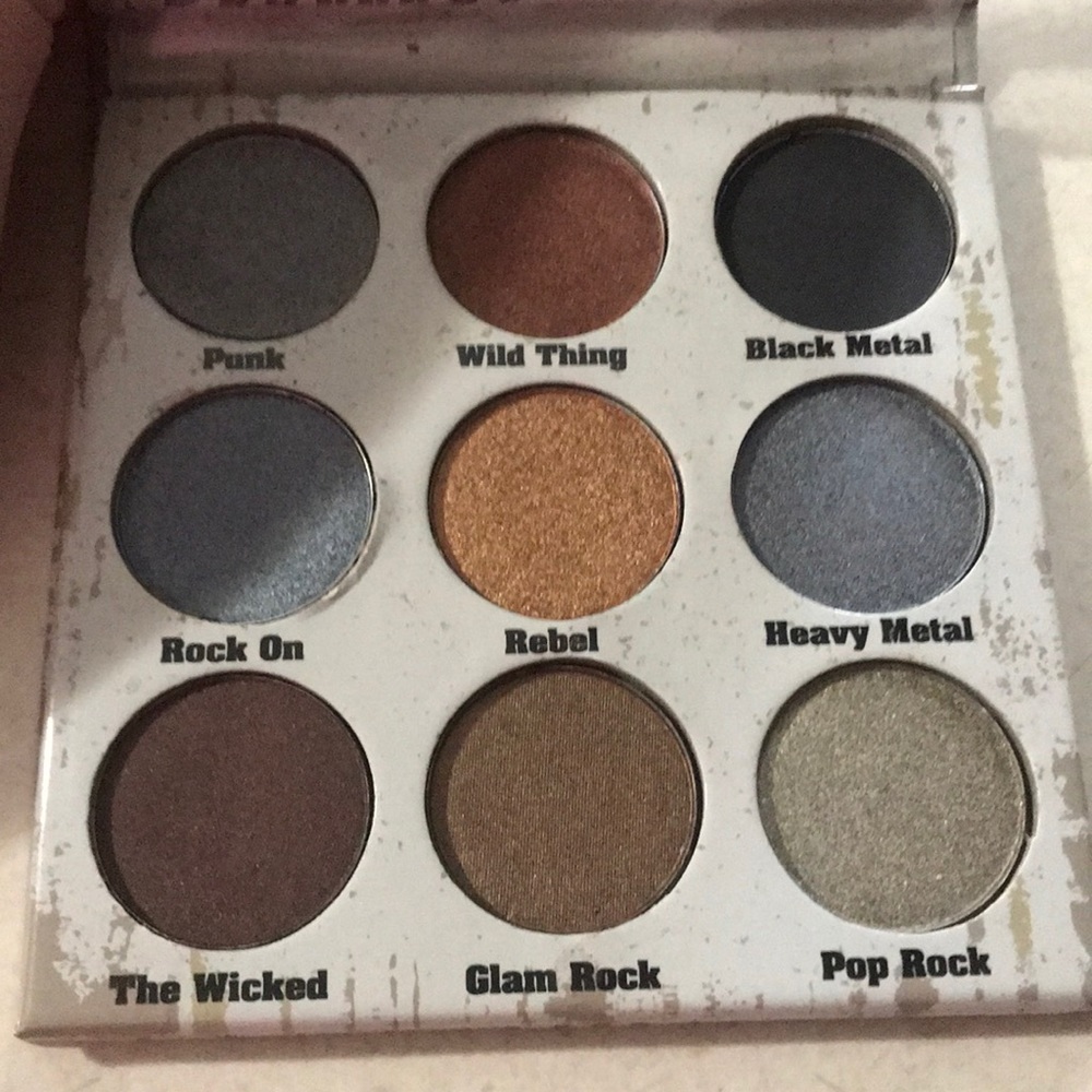 Glam Metals pallet by Crown